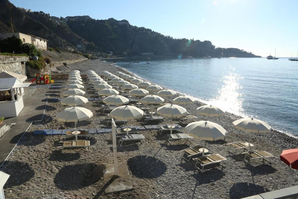 Il Cantone Del Faro Giardini-Naxos Kültér fotó